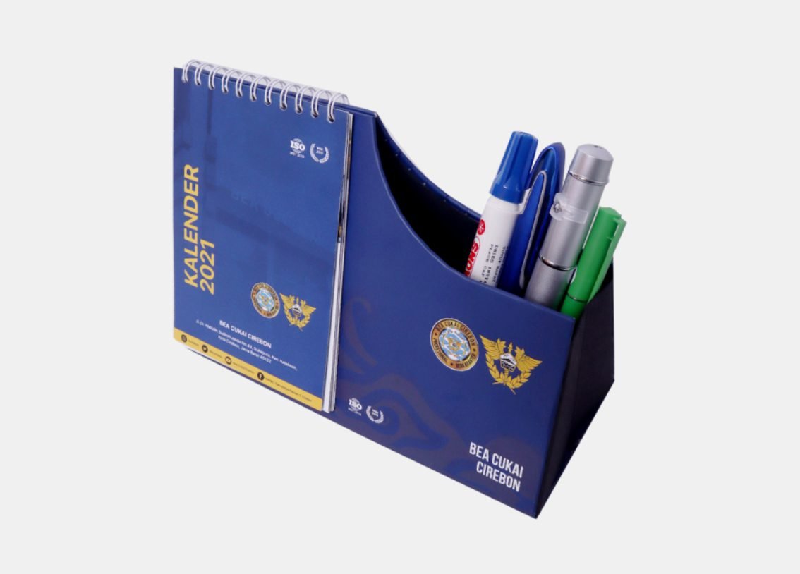 TROOLE MERCHANDISE - Kalender Meja 2