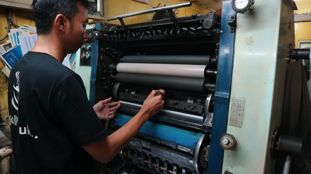 TROOLE MERCHANDISE - PROFILE