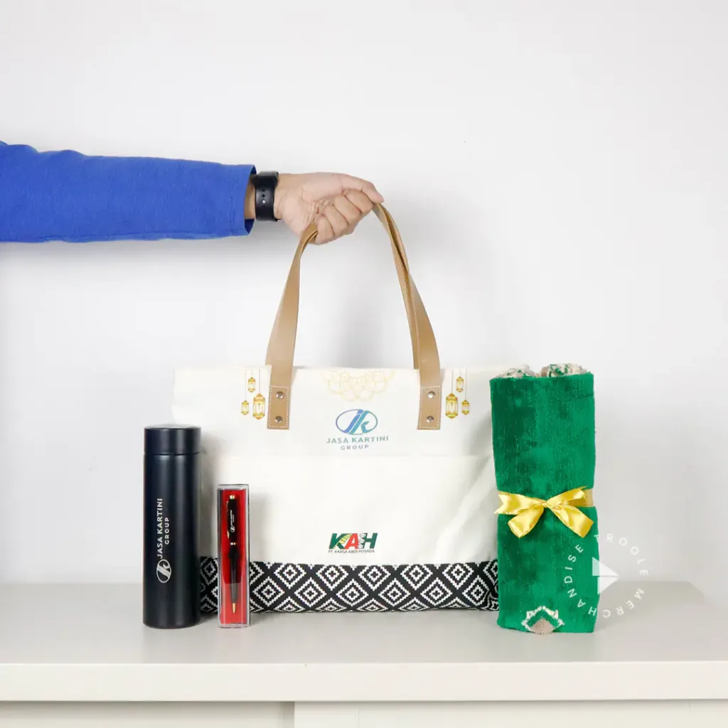 TROOLE MERCHANDISE - #Hampers Troole IG