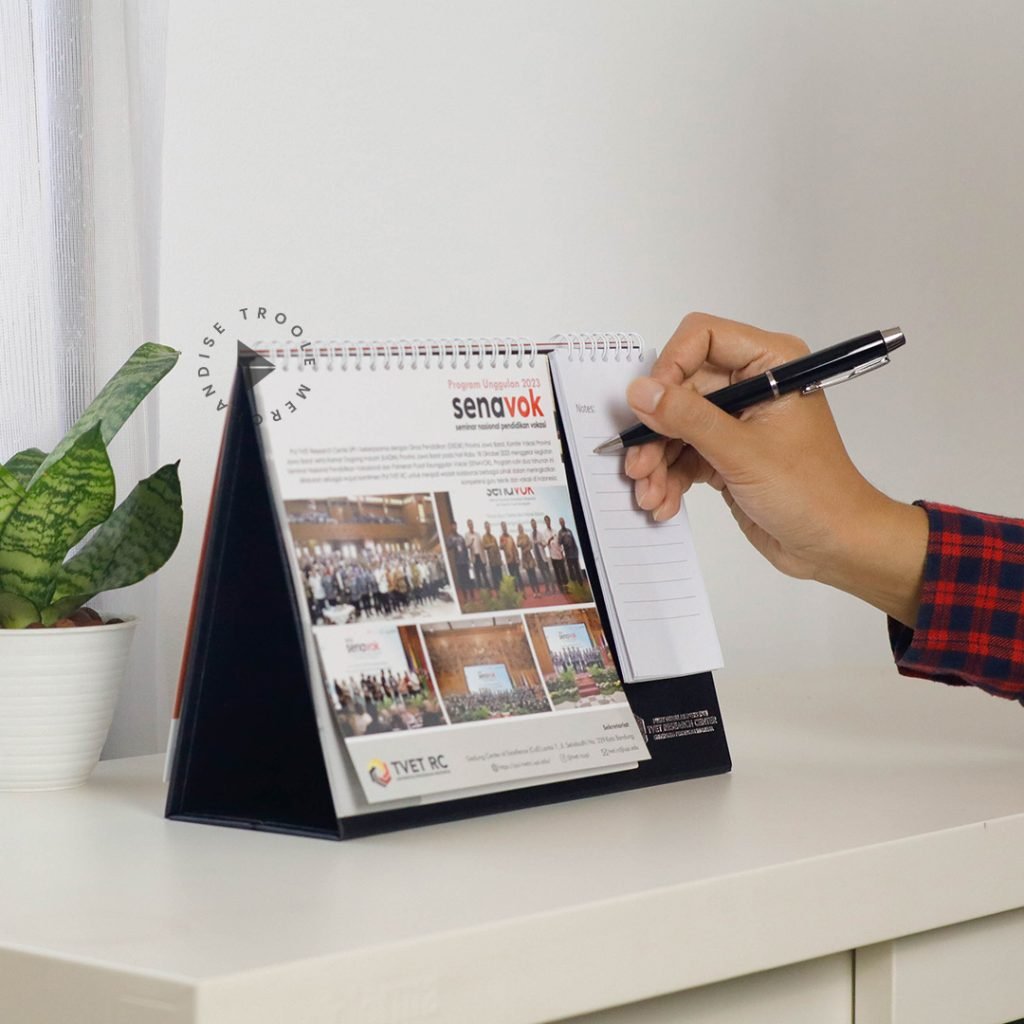 TROOLE MERCHANDISE - kalender custom Cetak Kalender Custom - Tanggalan 2026