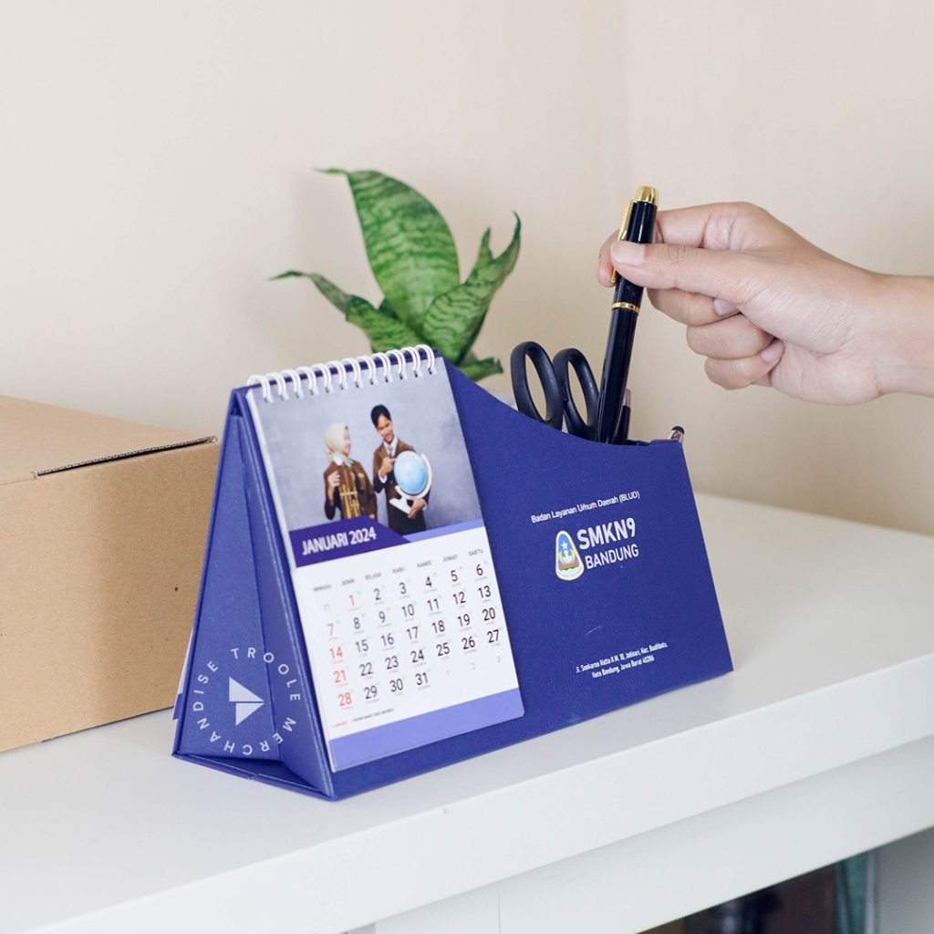 TROOLE MERCHANDISE - kalender custom Cetak Kalender Custom - Tanggalan 2026
