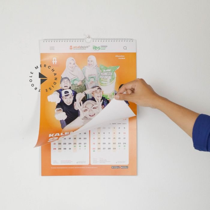 TROOLE MERCHANDISE - kalender custom Cetak Kalender Custom - Tanggalan 2026