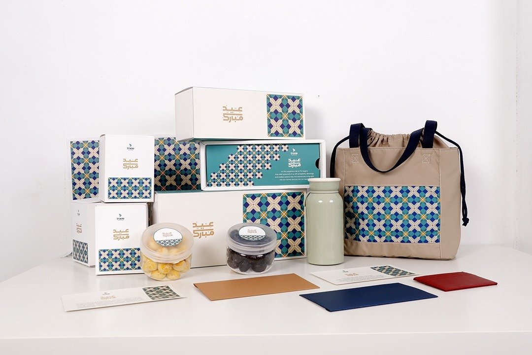 TROOLE MERCHANDISE - Hampers Nusa Raya Hampers Nusa Raya: Solusi Hampers Lebaran Corporate Berbasis Budaya dan Estetika Modern