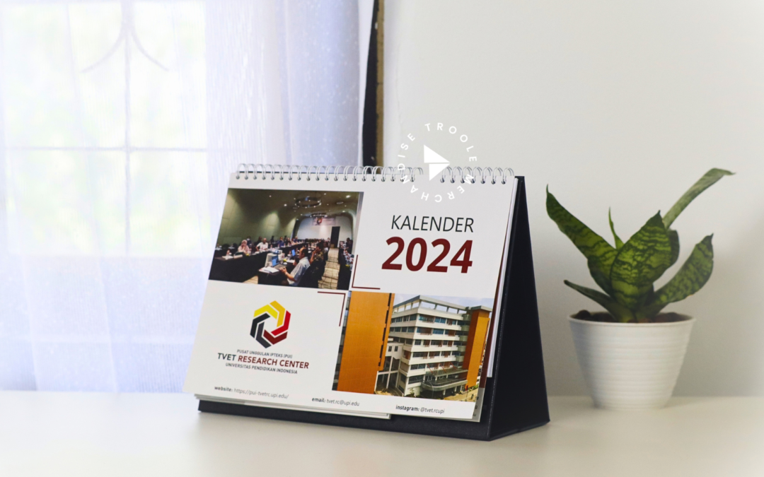 Kalender Custom untuk Client: Cara Membuat Souvenir Akhir Tahun Lebih Berkesan